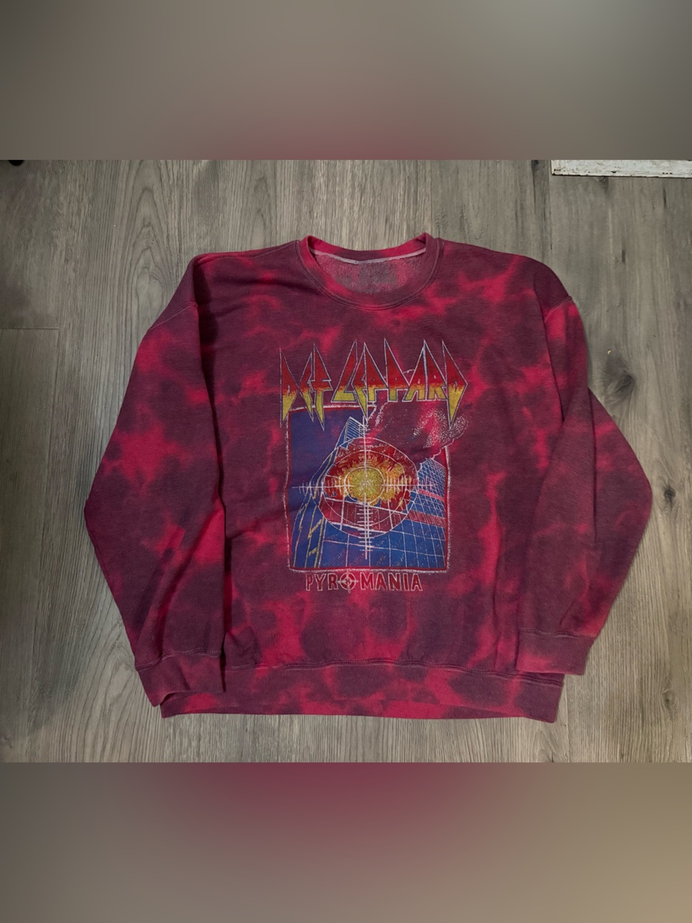 Tie-Dye Graphic Crewneck Sweatshirt in Maroon